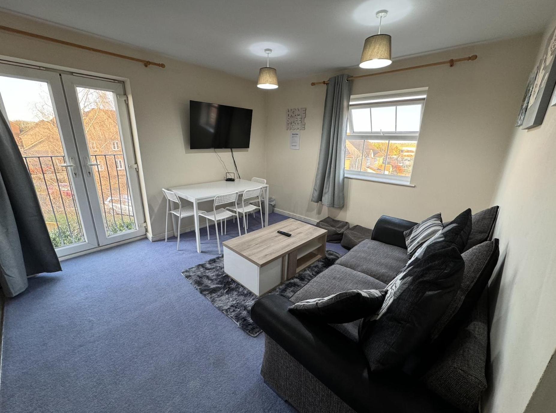 Modern Penthouse Lägenhet Wellingborough Exteriör bild